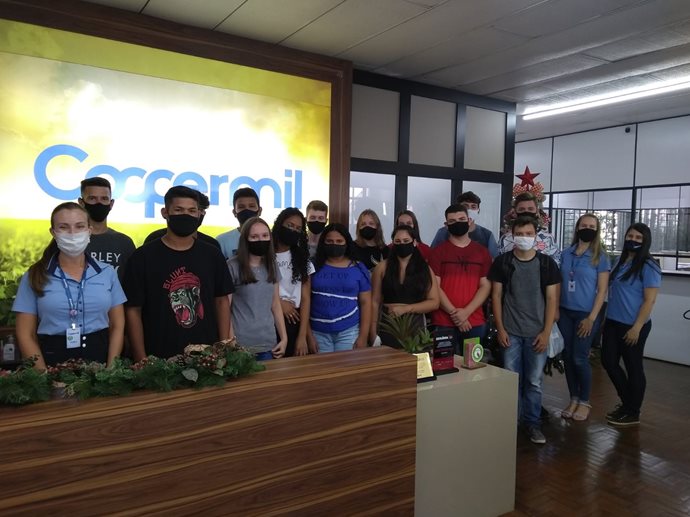 Mais uma turma do Jovem Aprendiz da Coopermil inicia etapa prática do curso