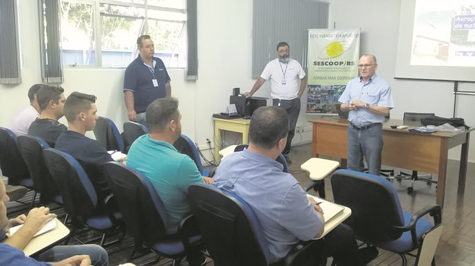 EMATER E COOPERMIL REFORÇAM PARCERIA EM CAPACITAÇÃO SOBRE ARMAZENAGEM