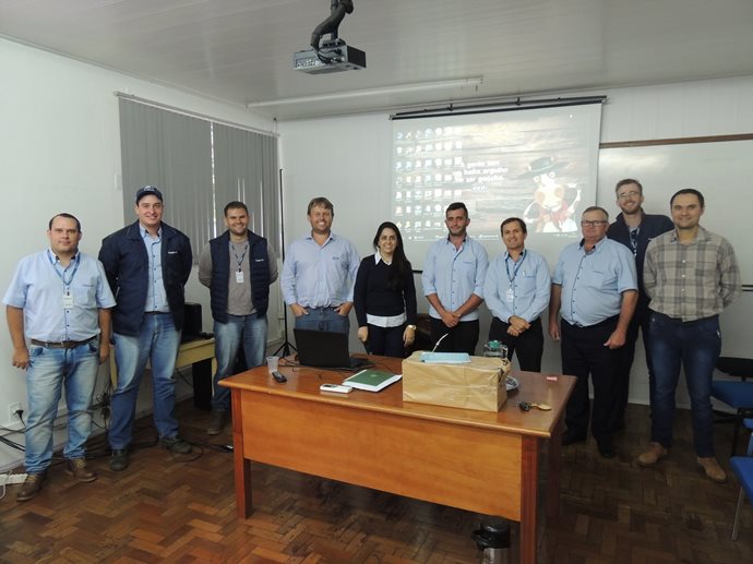 Coopermil e CCGL alinham práticas para melhorar a qualidade do leite
