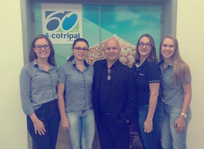 Equipe de RH e Segurança do Trabalho da Coopermil Participa de Encontro.