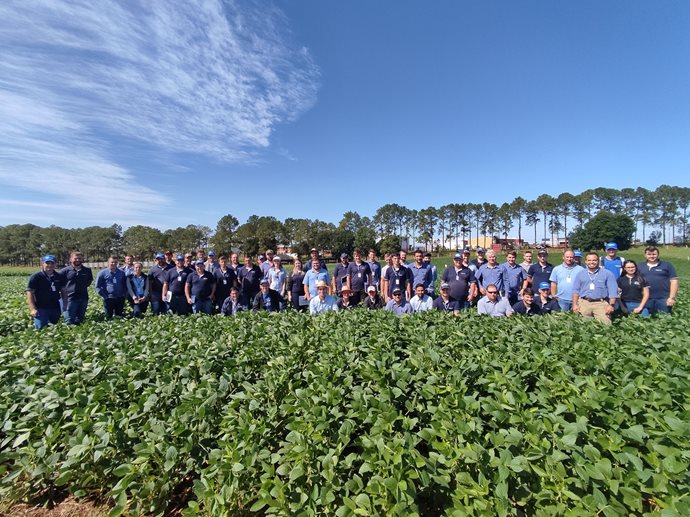 Coopermil realizada treinamento técnico para equipe de profissionais de campo.