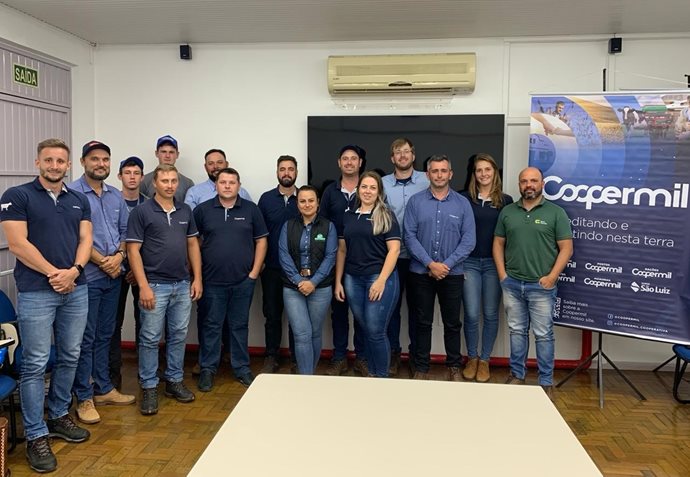 Equipe Técnica da Área Leite Coopermil em constante atualização